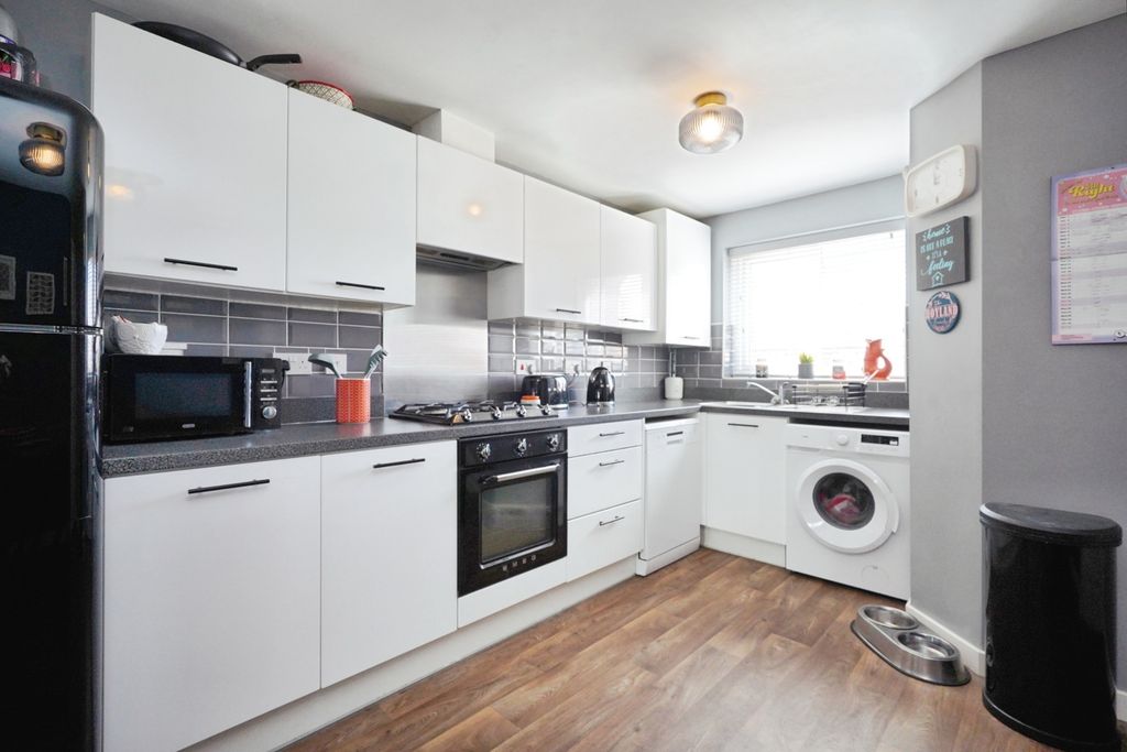 Property photo 2 of 20 Pbox-Img.Jpg