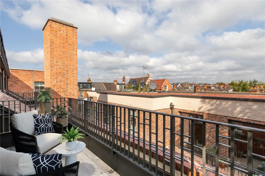 Property photo 1 of 6 Balcony