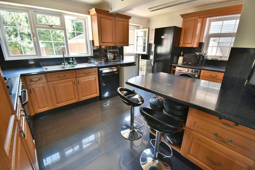 Property photo 2 of 22