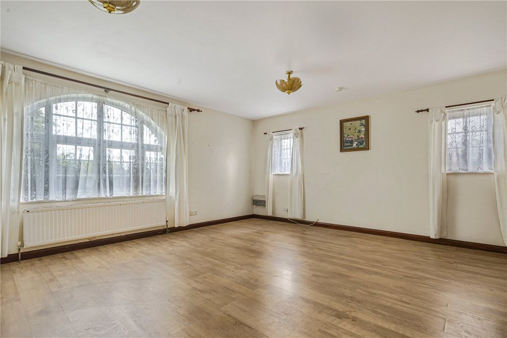 Property photo 2 of 36 Picture No. 08