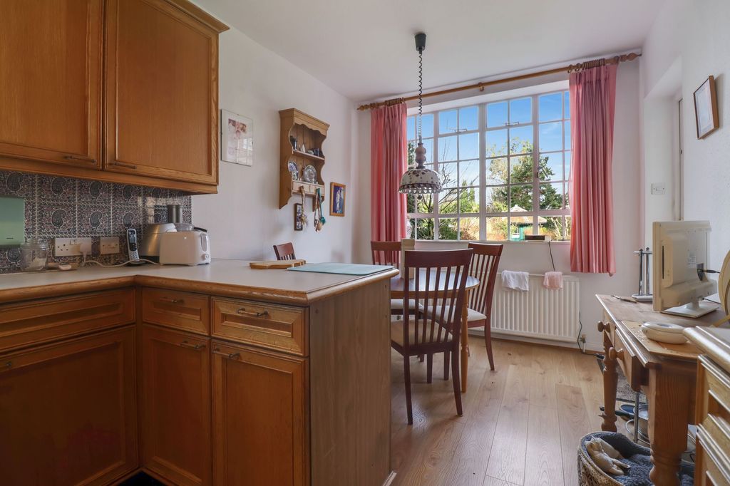 Additional image 6 of 5 bed detached house for salePalace Road, East Molesey KT8