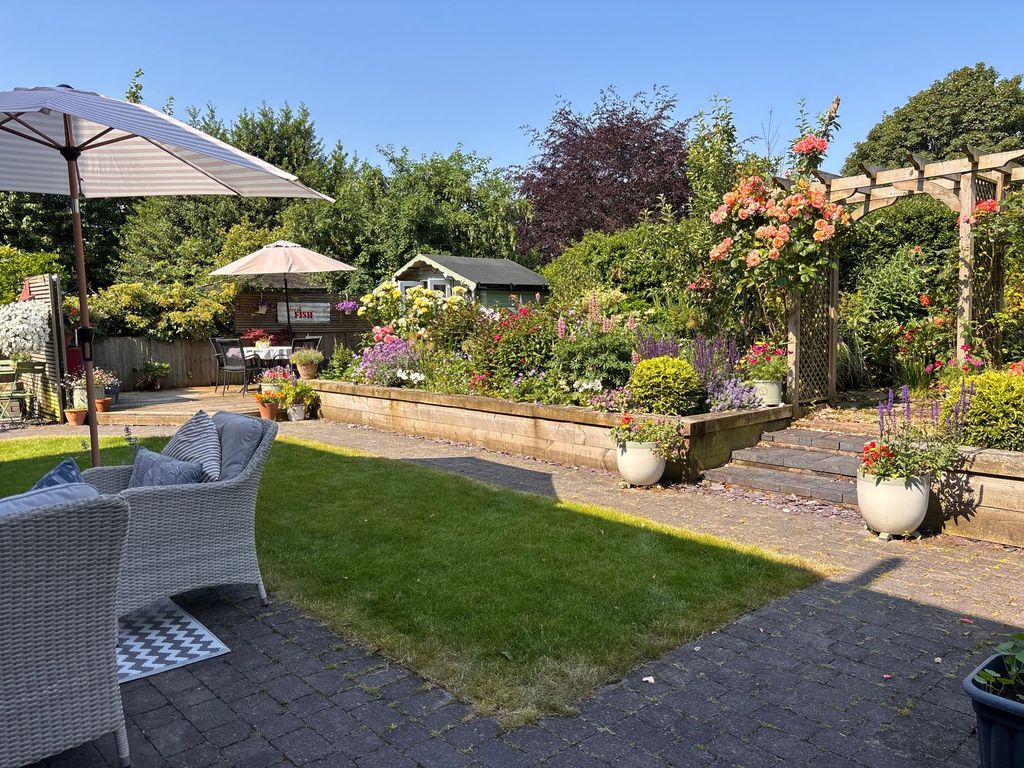 Property photo 3 of 35