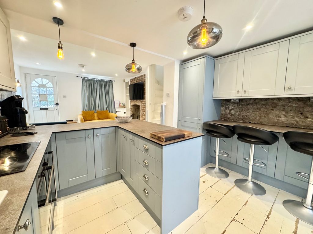 Property photo 3 of 11 Picture 3