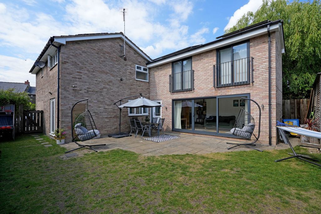 Property photo 2 of 51