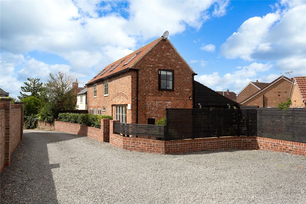 Property photo 1 of 16 External/Parking