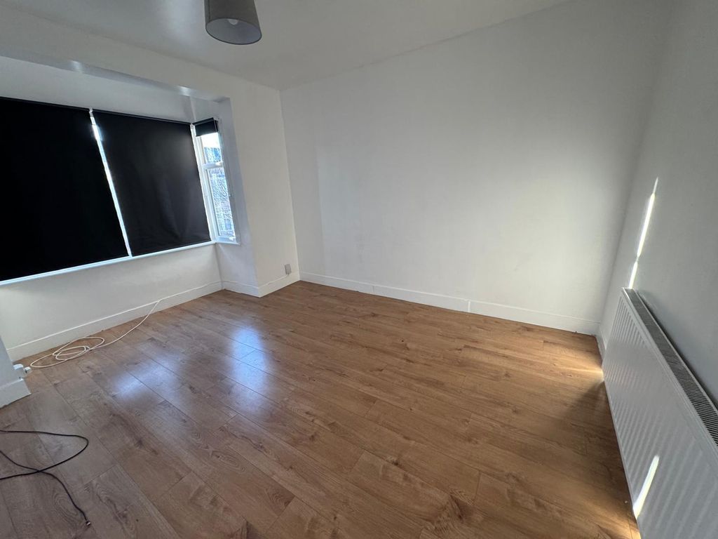 Property photo 1 of 3