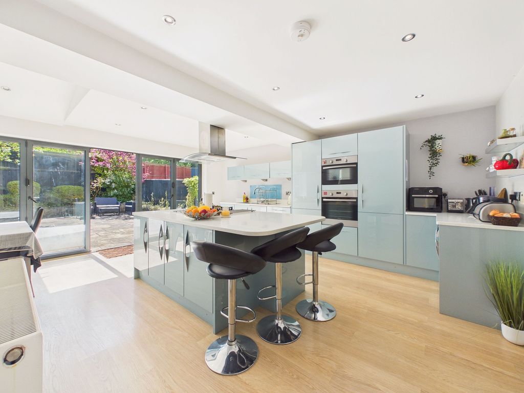 Property photo 3 of 15 Dining Kitchen