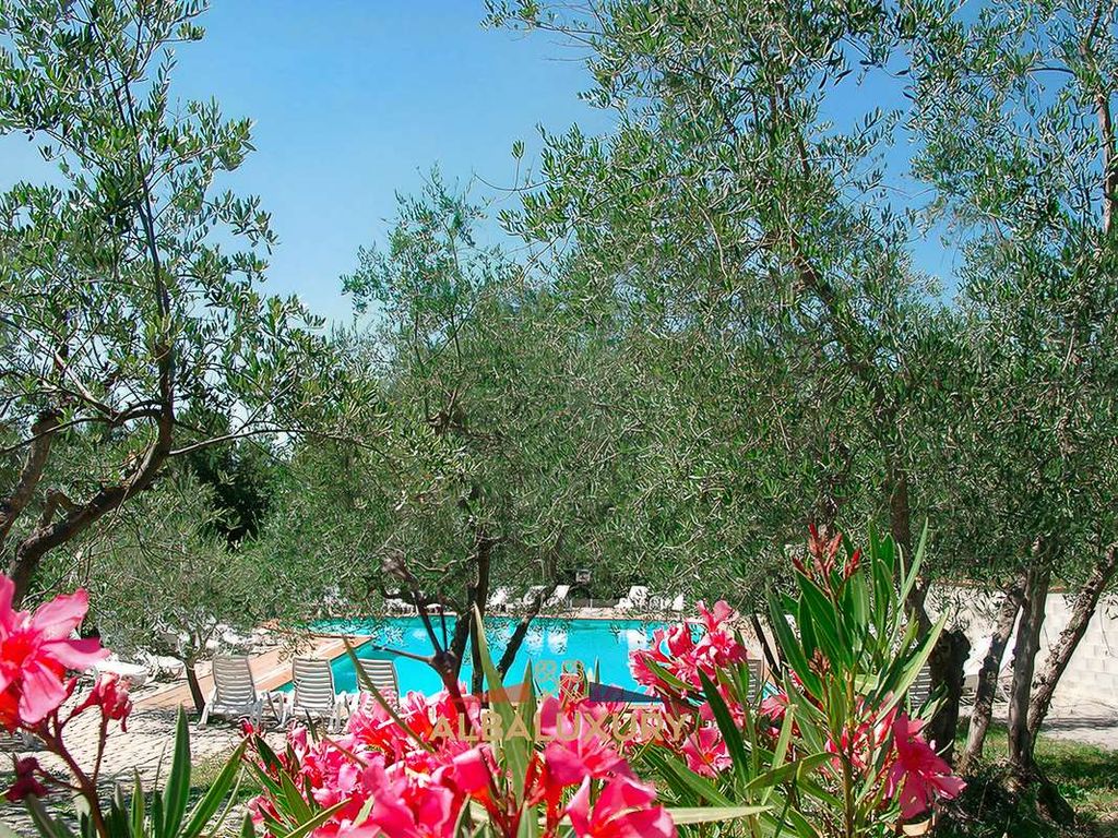 Property photo 3 of 23