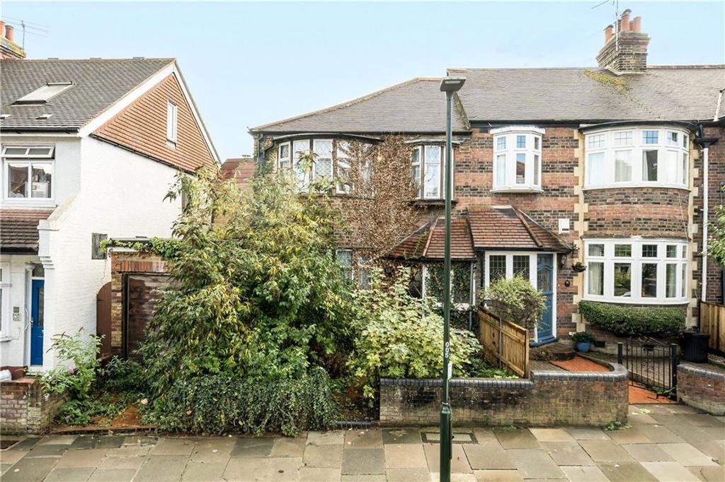 Property photo 1 of 3