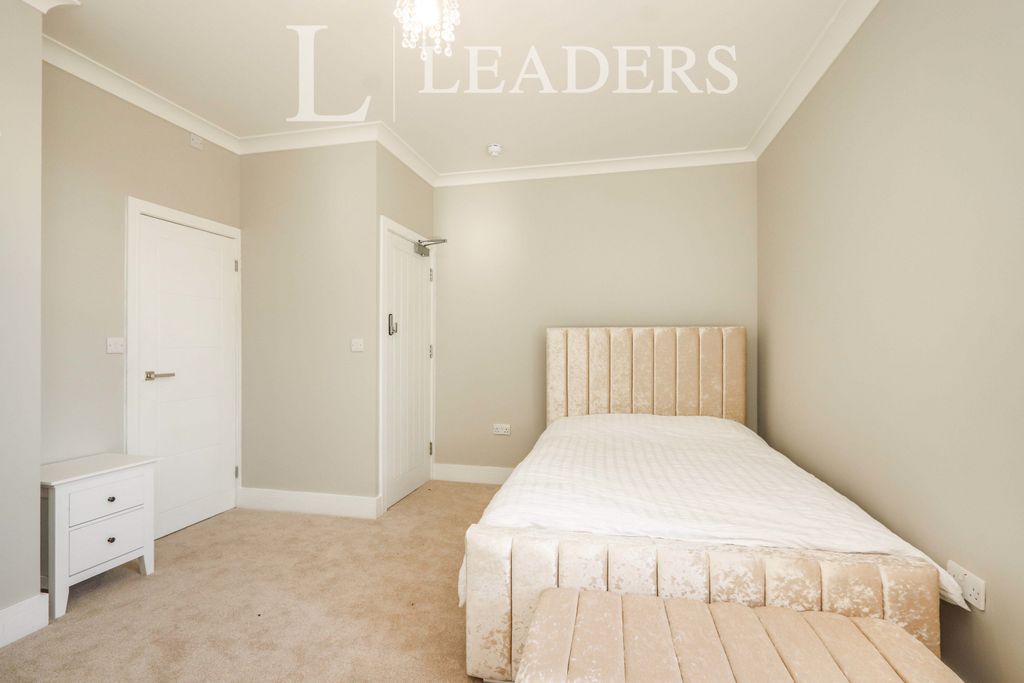 Property photo 3 of 10 A92593F3-B180-Ec11-8