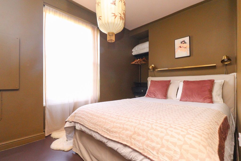 Property photo 3 of 8 Picture 3