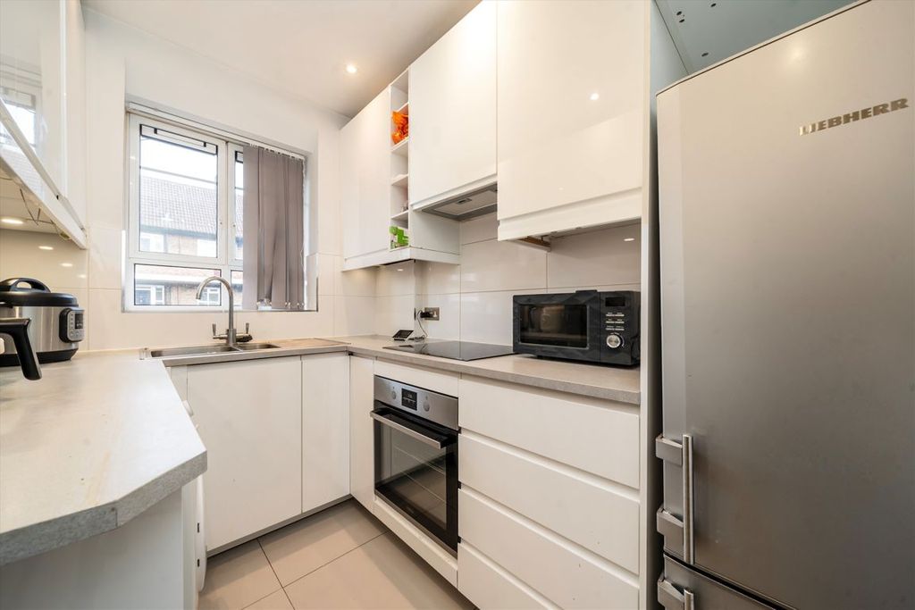 Property photo 3 of 7