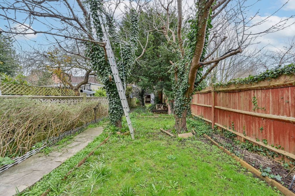 Property photo 3 of 10
