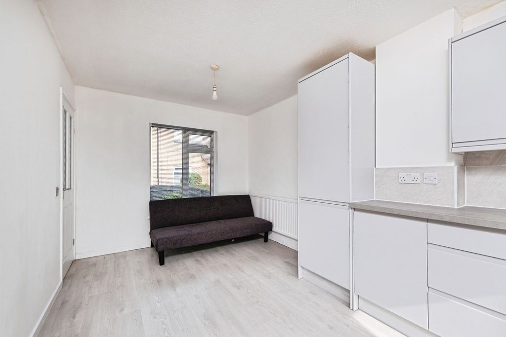 Property photo 3 of 22 Pbox-Img.Jpg