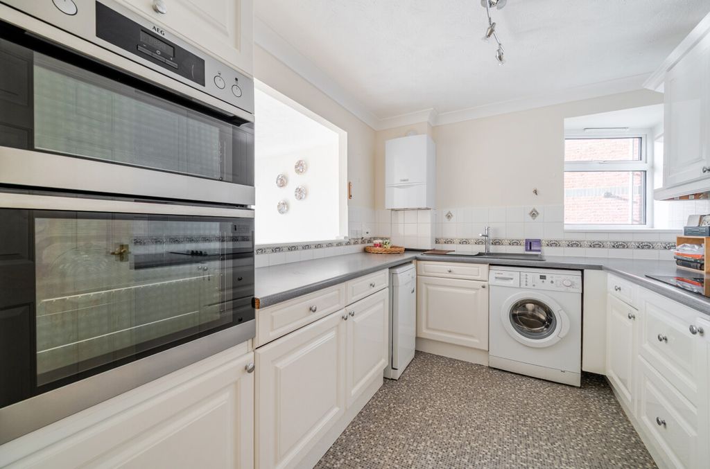 Property photo 3 of 19 1376032-19-690Df5...