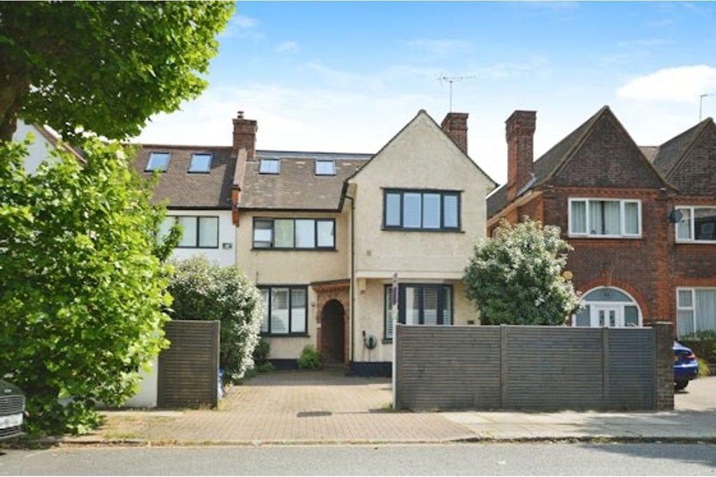 Property photo 3 of 19
