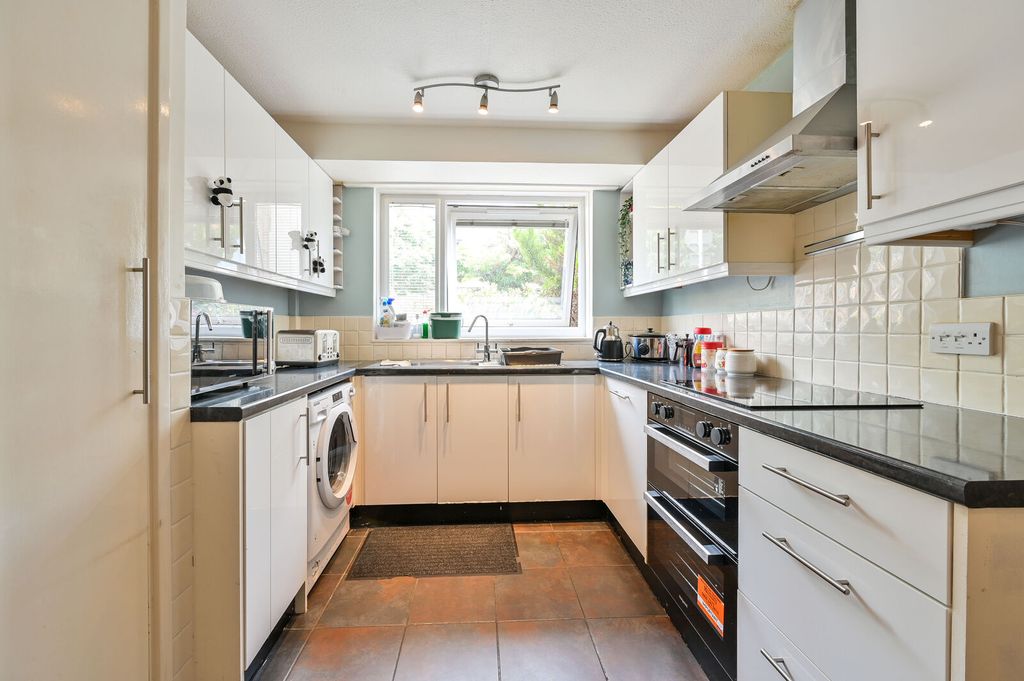 Property photo 3 of 14