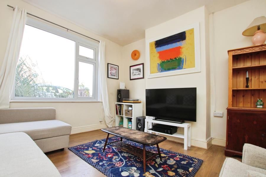 Property photo 2 of 11
