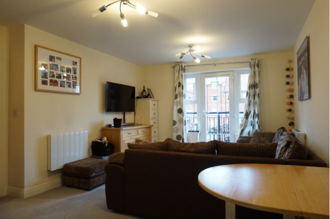 Property photo 1 of 7 2 Bedroom Flat To Rent Ashville Way, Wokingham