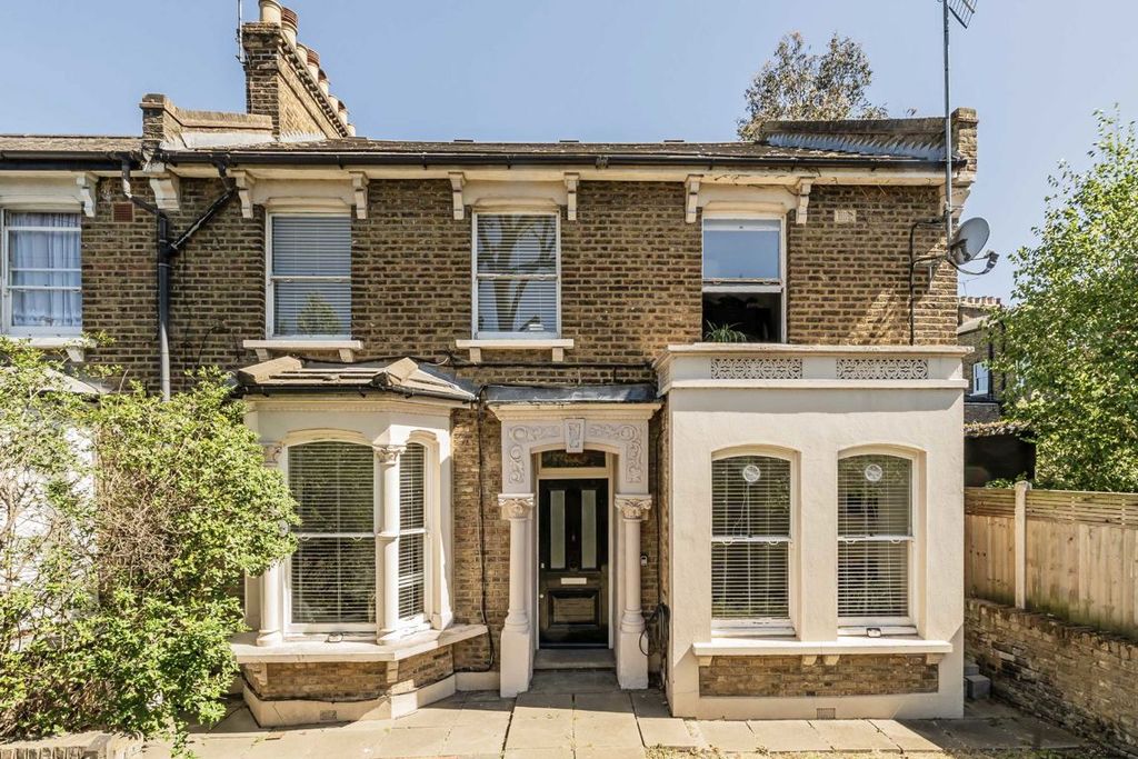 Property photo 1 of 9