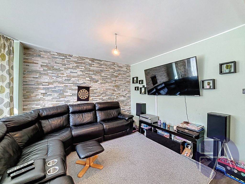 Property photo 2 of 25 4502962