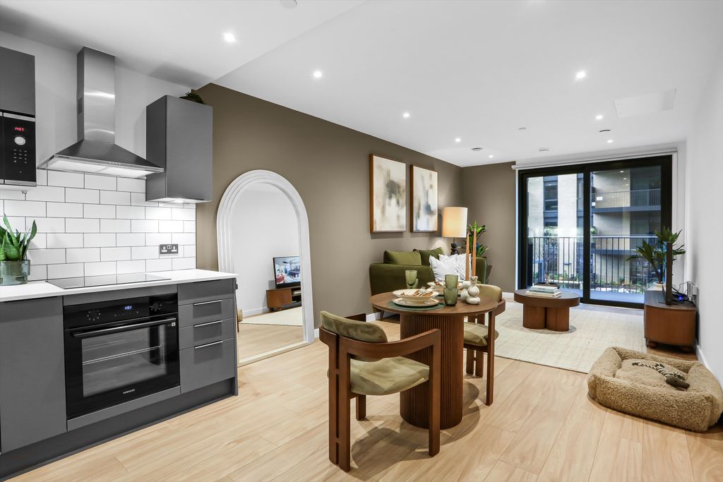 Property photo 2 of 24 Image