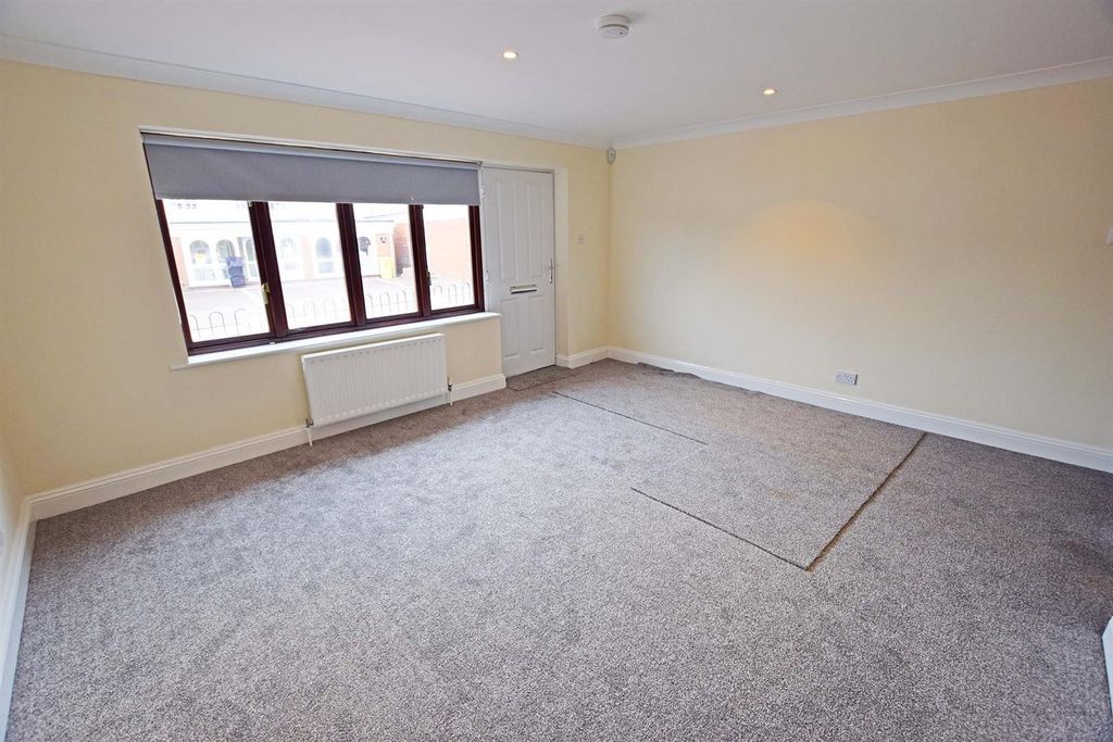 Property photo 3 of 10 Lounge(Library)