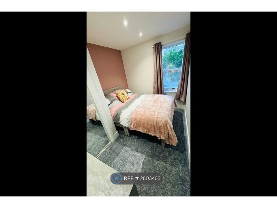Property photo 3 of 28 Room 4 - Double Room For Single Occupancy Only