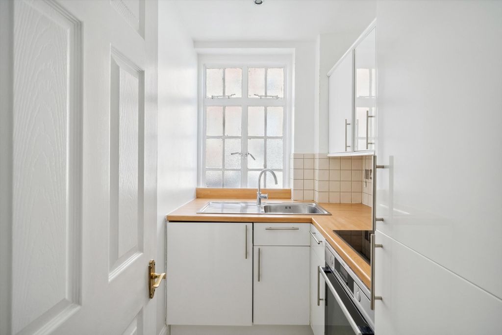 Property photo 2 of 12 Image