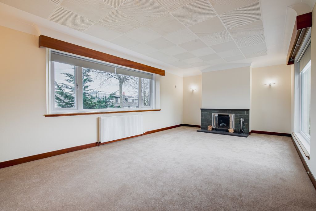 Property photo 2 of 30 Living1