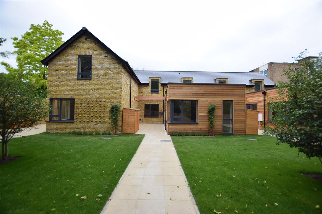 Property photo 1 of 7 Front.Jpg