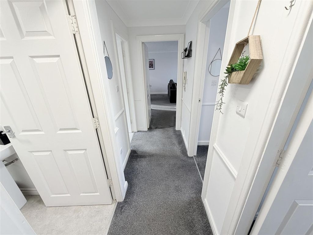 Property photo 3 of 16 Hall