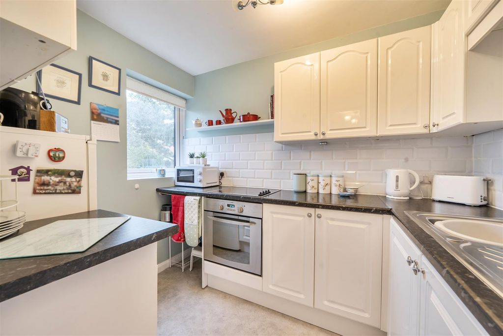 Property photo 2 of 19 For Sale By Aspire Residential - Guardian Court