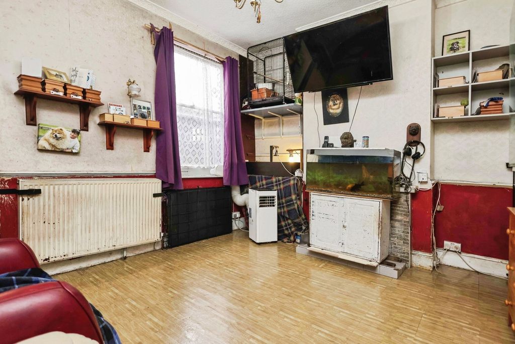 Property photo 2 of 16 Photo