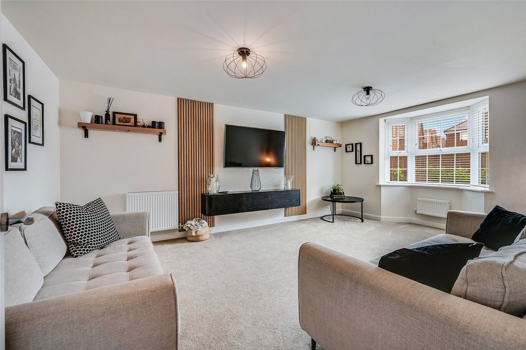 Property photo 3 of 16 Sitting Room