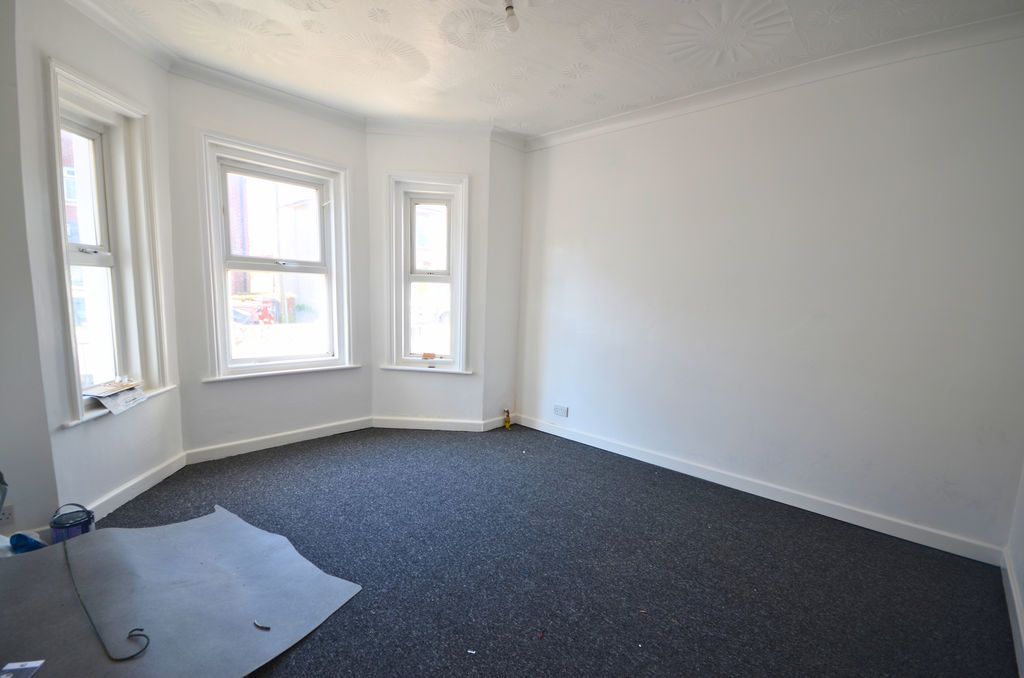 Property photo 2 of 11 Photo 4