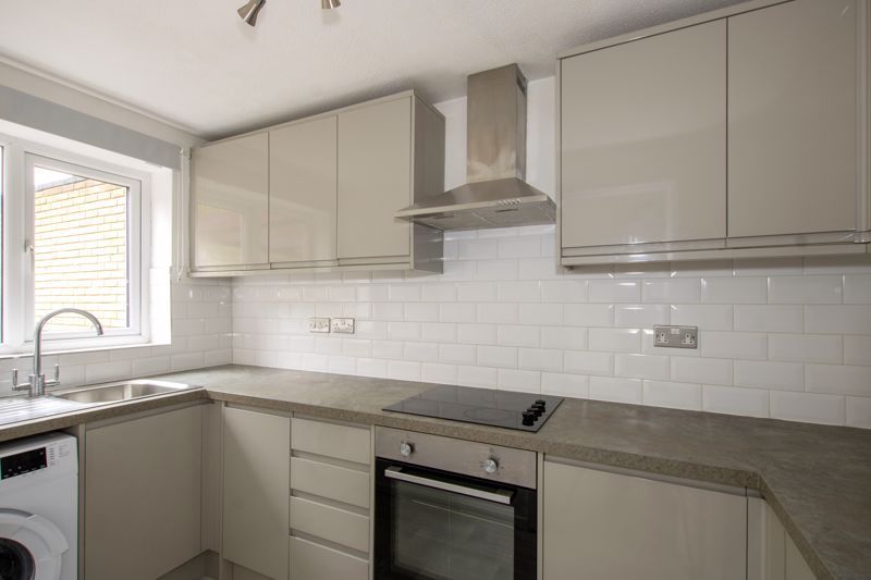 Property photo 3 of 7 Kitchen