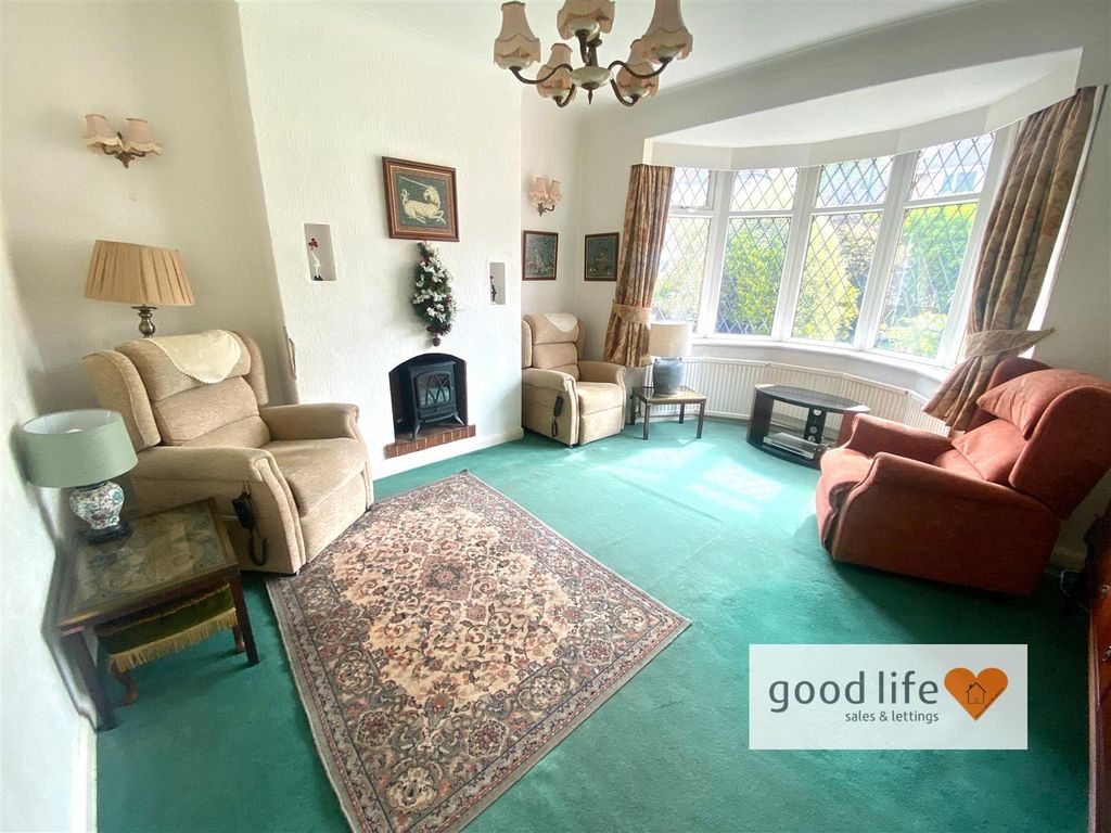 Property photo 2 of 19 20260505_103044131_Ios23Nilvertonavenue.Jpg