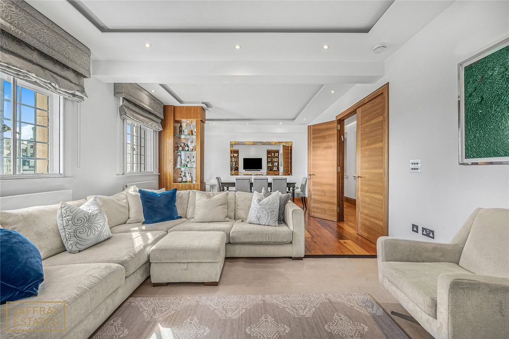 Property photo 1 of 15 Reception