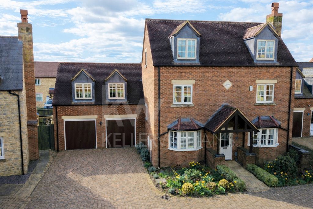 Property photo 1 of 36