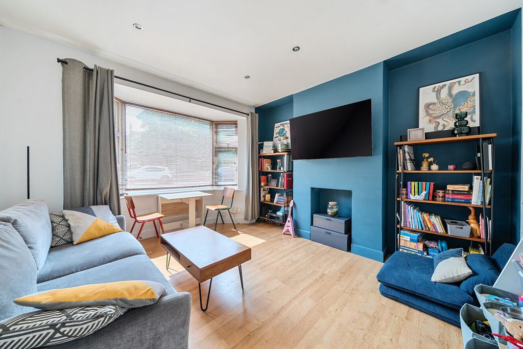 Property photo 3 of 14 1492324-21-6A4Fb2...
