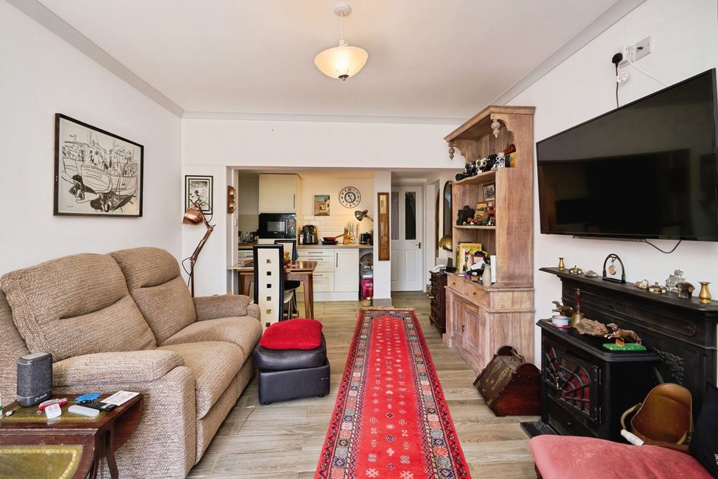 Property photo 2 of 16 Photo
