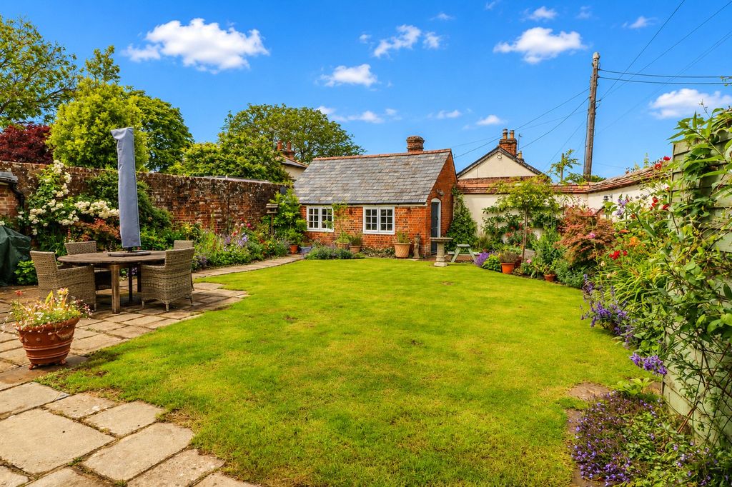 Property photo 3 of 42 Picture No. 03