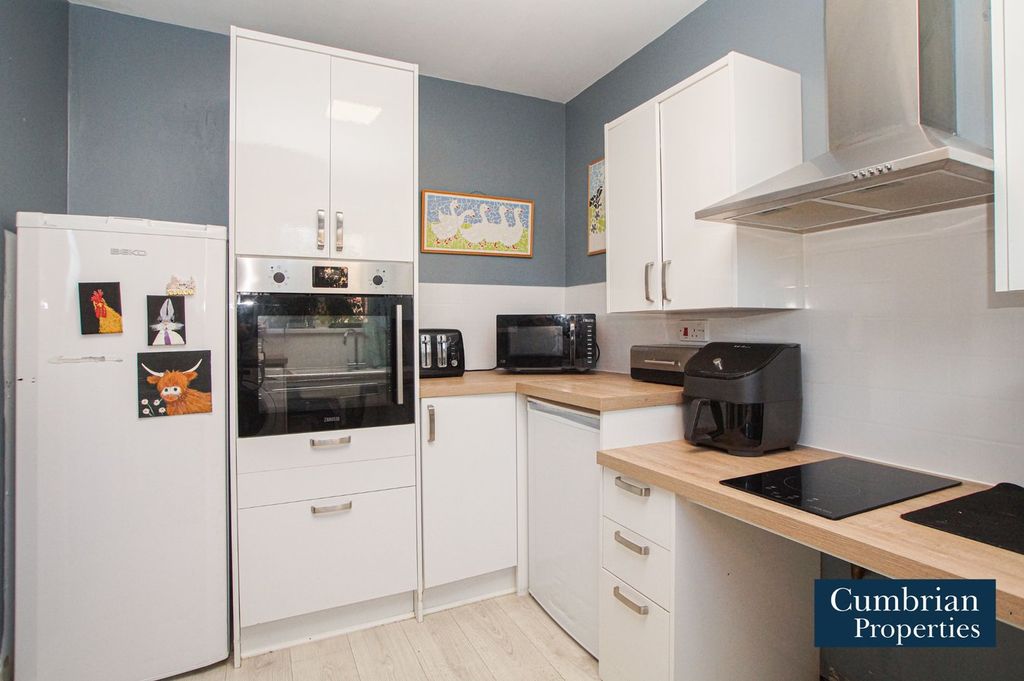 Property photo 2 of 15 Kitchen