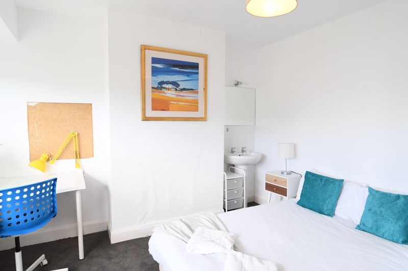 Property photo 1 of 12 Bedroom 1