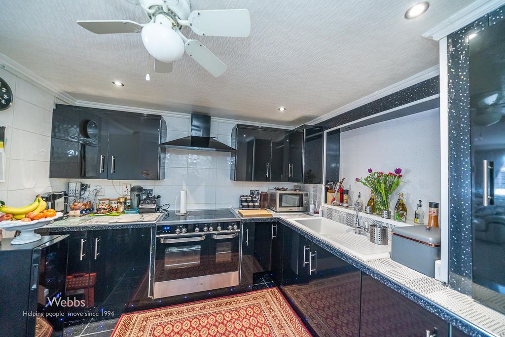 Property photo 3 of 25 Â© Webbs Estate Agents Â© (223 Of 313).Jpg