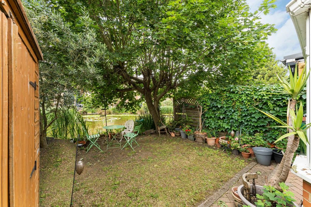 Property photo 2 of 26 Garden