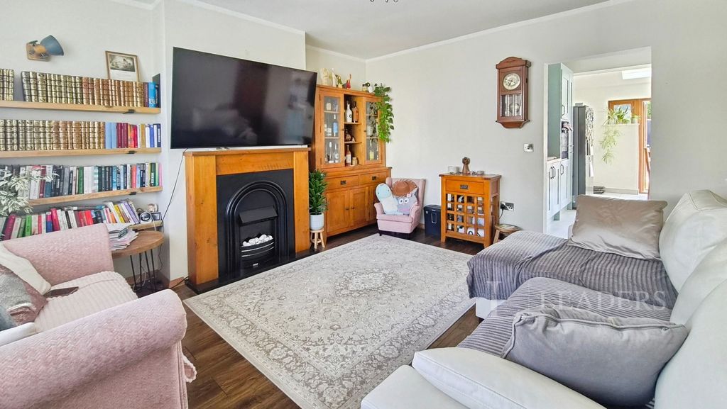 Property photo 3 of 11 Pbox-Img.Jpg