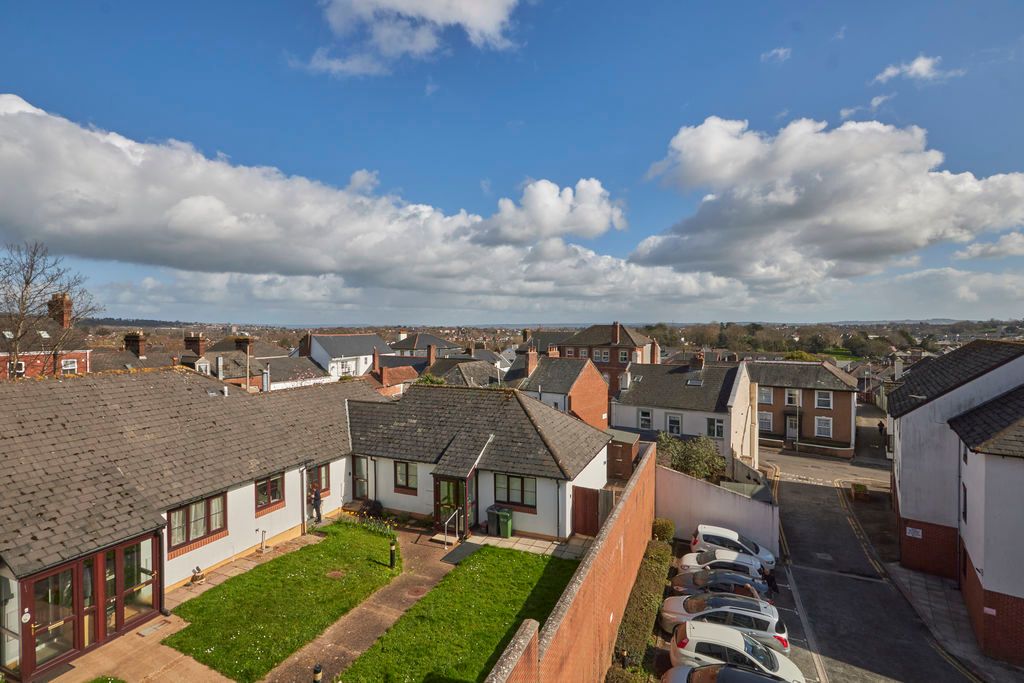 Property photo 3 of 11 Outlook