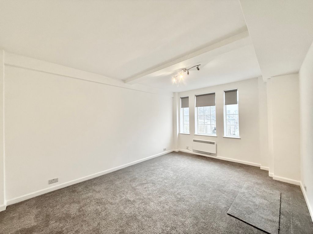 Property photo 3 of 11 Gallery